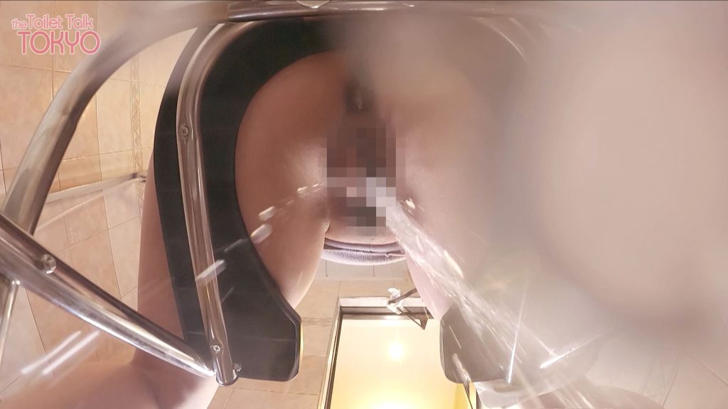 The Toilet Talk Tokyo 街中でインタビューした後に脱糞をする美女たち 都会の超美人OLの羞恥脱糞 - 画像3